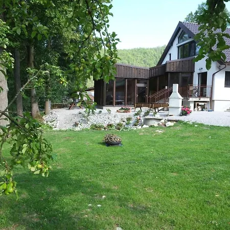 Wellness Privat Styri Lipy Lodge *