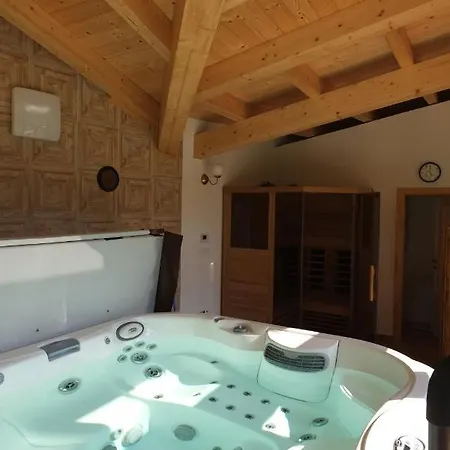 Lodge Wellness Privát štyri Lipy *